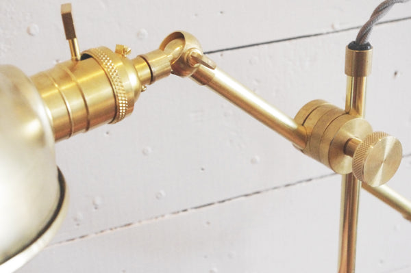 Task Articulating Table Lamp